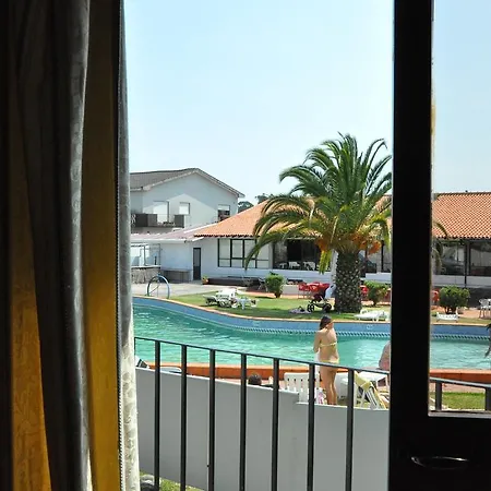 Do Cais Hotel