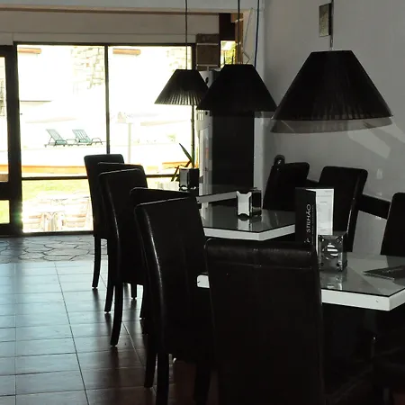 Do Cais Hotel